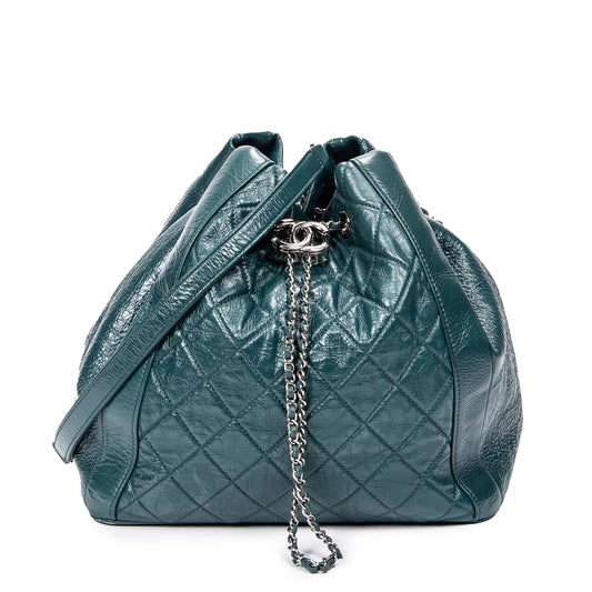 Chanel 香奈兒單肩包: Drawstring Bucket Bag